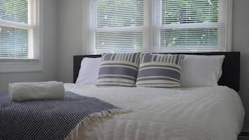 3 chambres, coffres-forts dans les chambres, bureau