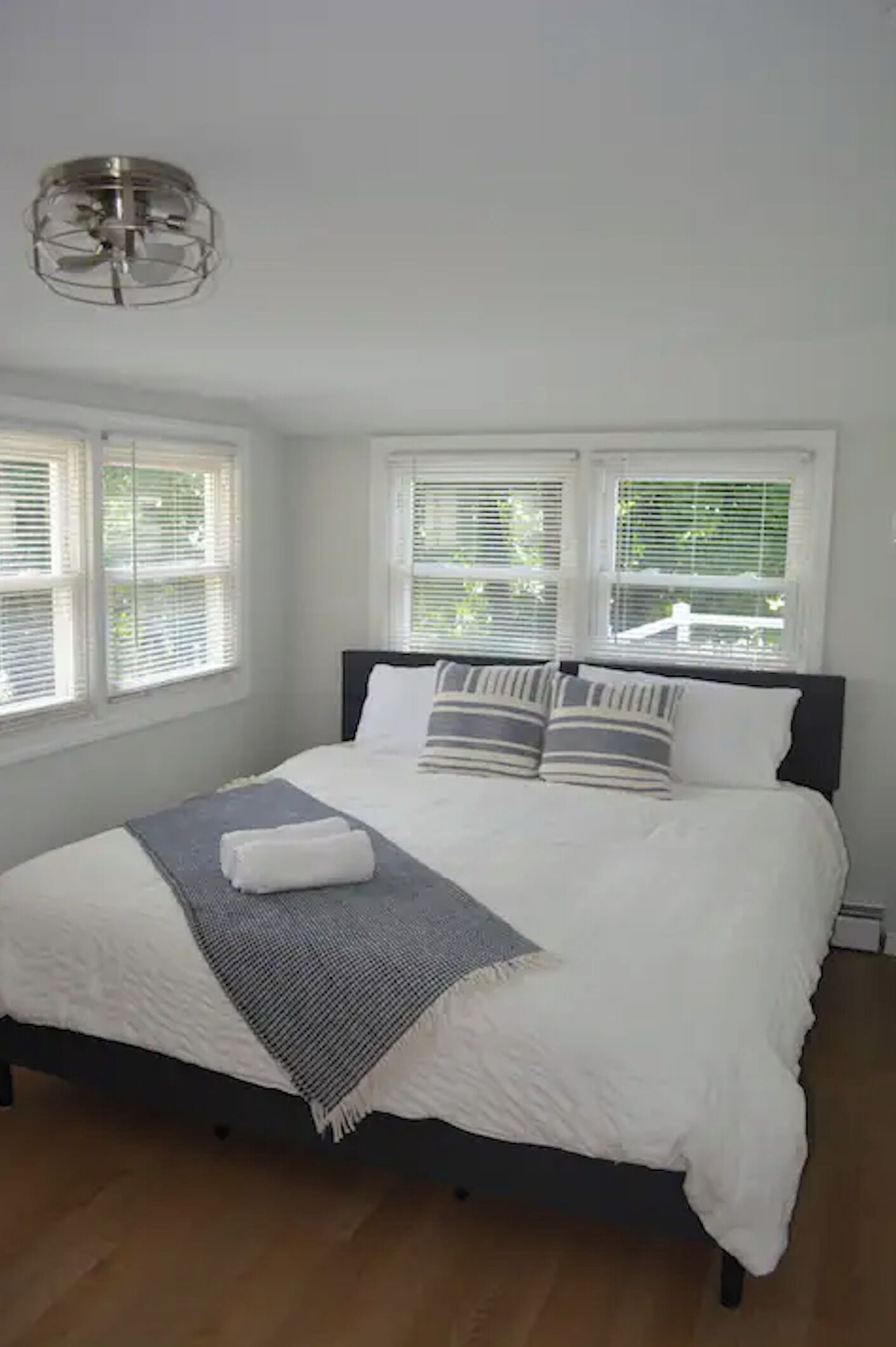 3 bedrooms, in-room safe, desk, iron/ironing board