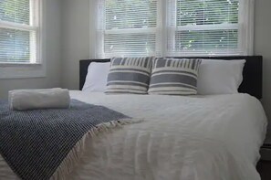 3 chambres, coffres-forts dans les chambres, bureau