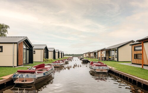 Giethoorn Lakehouse Retreat