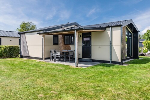 Giethoorn Lakehouse Retreat