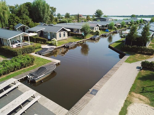 Giethoorn Lakehouse Retreat