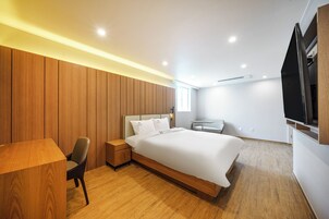 Executive Double Room, City View | Living area | Netflix, heated floors, streaming services