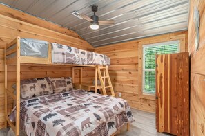 2 Schlafzimmer, Schreibtisch, Bügeleisen/Bügelbrett, WLAN