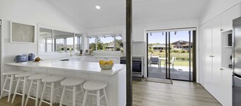 Deja Bleu - family home with private jetty