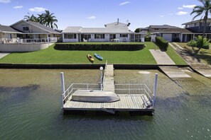 Exterior - Deja Bleu - family home with private jetty (Port Macquarie)