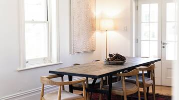Luxury House, Vineyard View | In-room dining