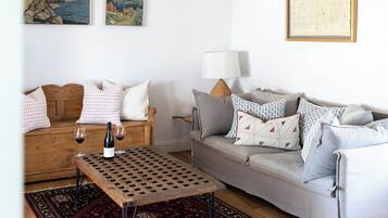 Luxury Cottage | Living area | Smart TV, iPod dock, MP3 dock