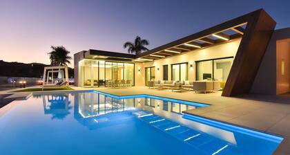 Villa in Salobre With Pool & Golf Nearby