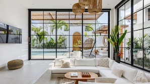 วิลล่าสำหรับครอบครัว, 2 ห้องนอน, สระว่ายน้ำส่วนตัว | ตู้นิรภัยในห้องพัก, ผ้าม่านกันแสง, เตารีด/โต๊ะรีดผ้า, Wi-Fi ฟรี