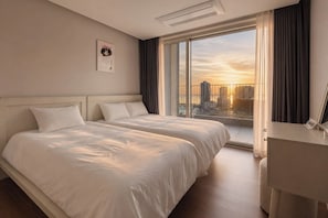 ห้องพรีเมียร์สวีท | ผ้าม่านกันแสง, ห้องเก็บเสียง, เตารีด/โต๊ะรีดผ้า, Wi-Fi ฟรี