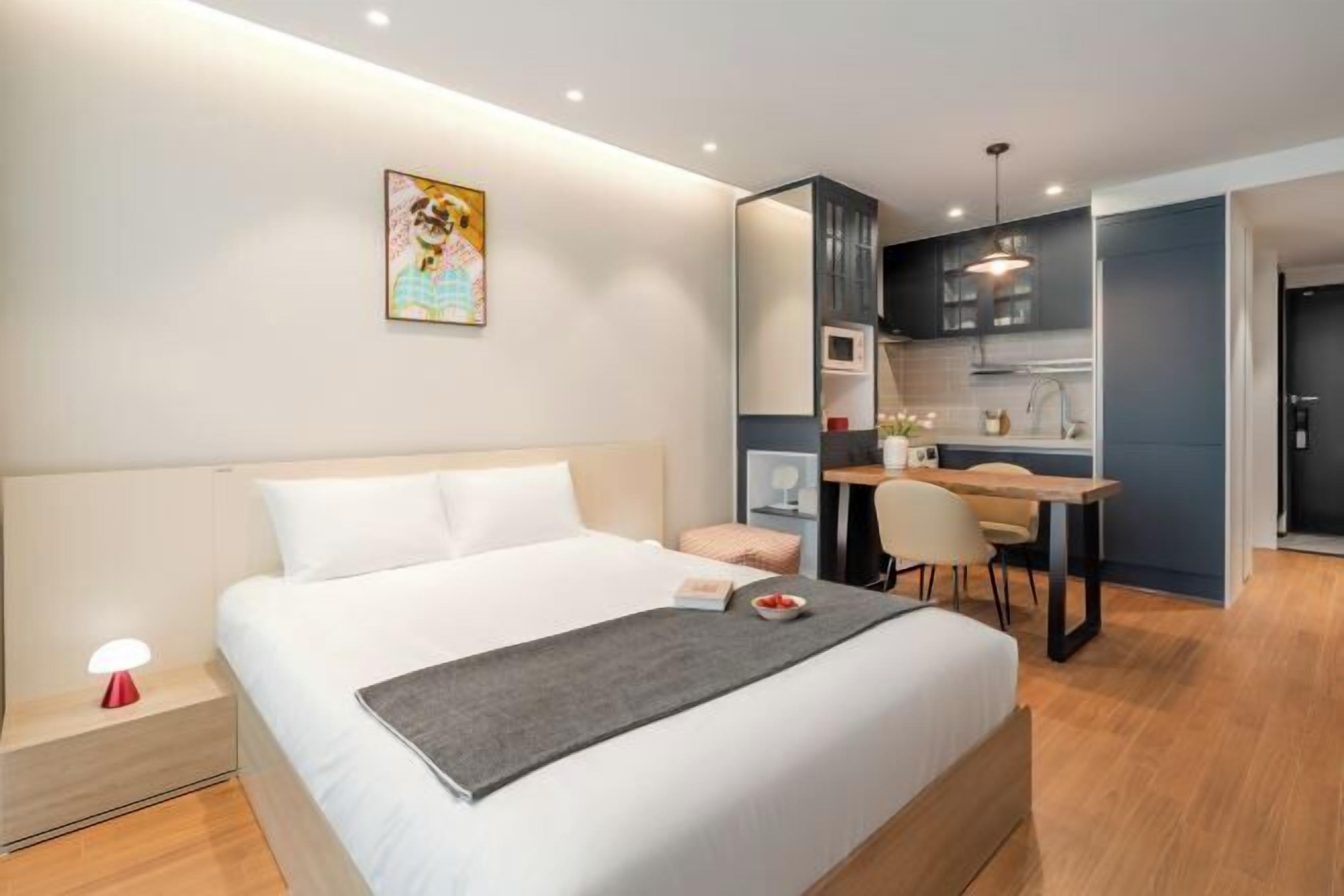 Verduisterende gordijnen, geluiddichte muren