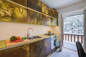 Fridge, oven, stovetop, dishwasher - Studio Paradiso - Ski In Ski Out 300m, Sestriere, Italy (Sestriere)
