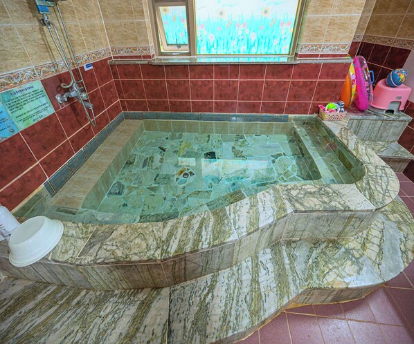 Superior Room | Bathroom | Combined shower/bathtub, spring water bathtub, hair dryer, bathrobes - Sandia Hot Spring Hotel (Ulsan)