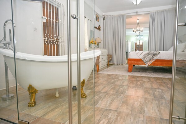 1 bedroom, iron/ironing board, WiFi, bed sheets