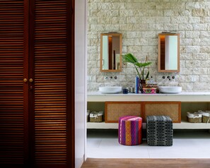Savon, shampoing, papier toilette