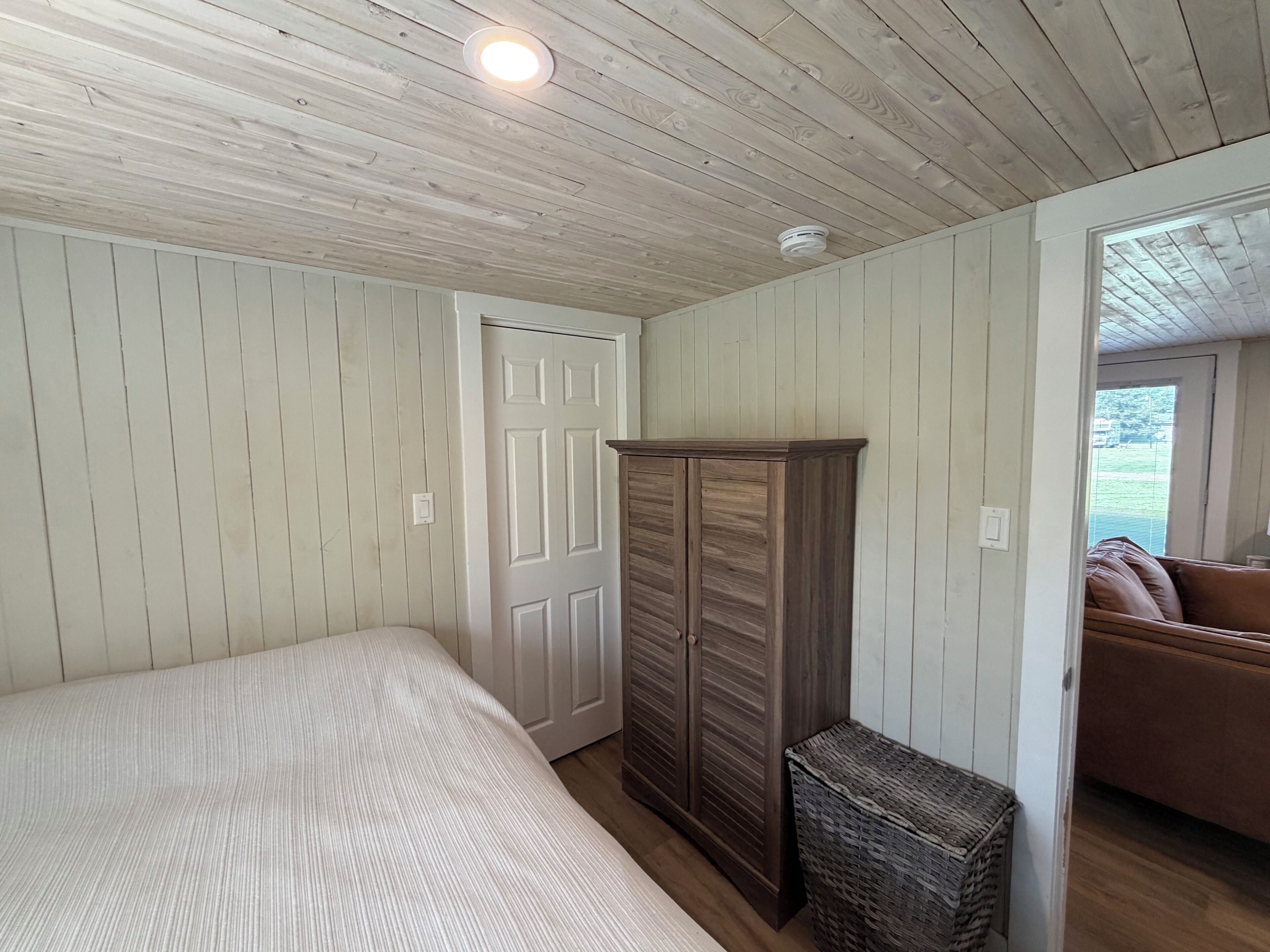 2 bedrooms, WiFi (free), bed sheets