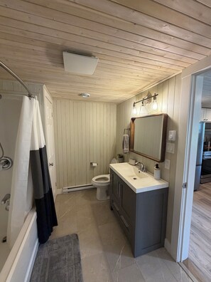 Håndklær, såpe og toalettpapir