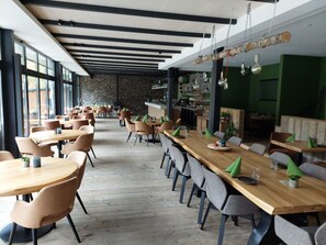 Chalet | Dining - Modern Chalet With Dishwasher, in a Holiday Park, in a Natural Environment (Parc Hosingen)