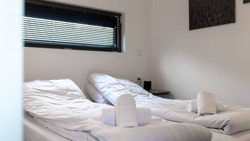 Chalet | 2 bedrooms, individually furnished, bed sheets