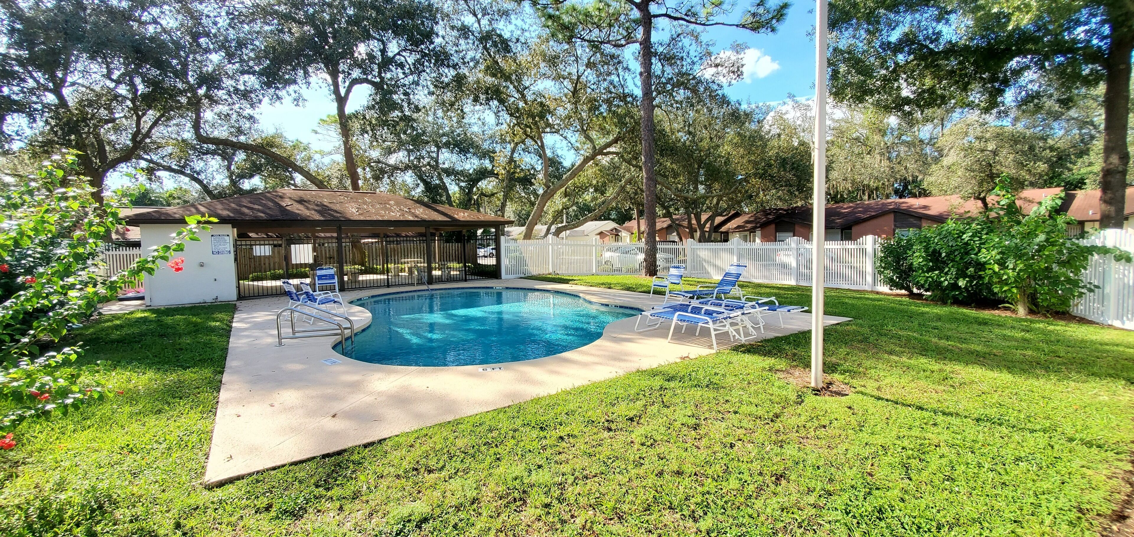 Tampa Villa with Pool, Patio, & Private fenced Backyard 