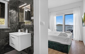 4 dormitorios, caja fuerte, cuna de viaje y wifi gratis