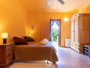 Rumah | 5 kamar tidur dan dilengkapi dengan perabotan berbeda-beda