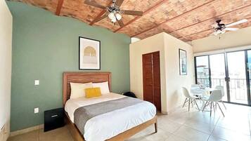 熨斗/熨衫板、Wi-Fi、床單