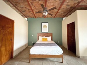 Bügeleisen/Bügelbrett, WLAN, Bettwäsche