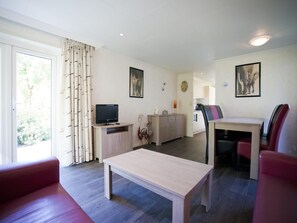 Chalet | Dining - Nice Chalet on a Holiday Park 25 km From Amsterdam (Velsen-Zuid)