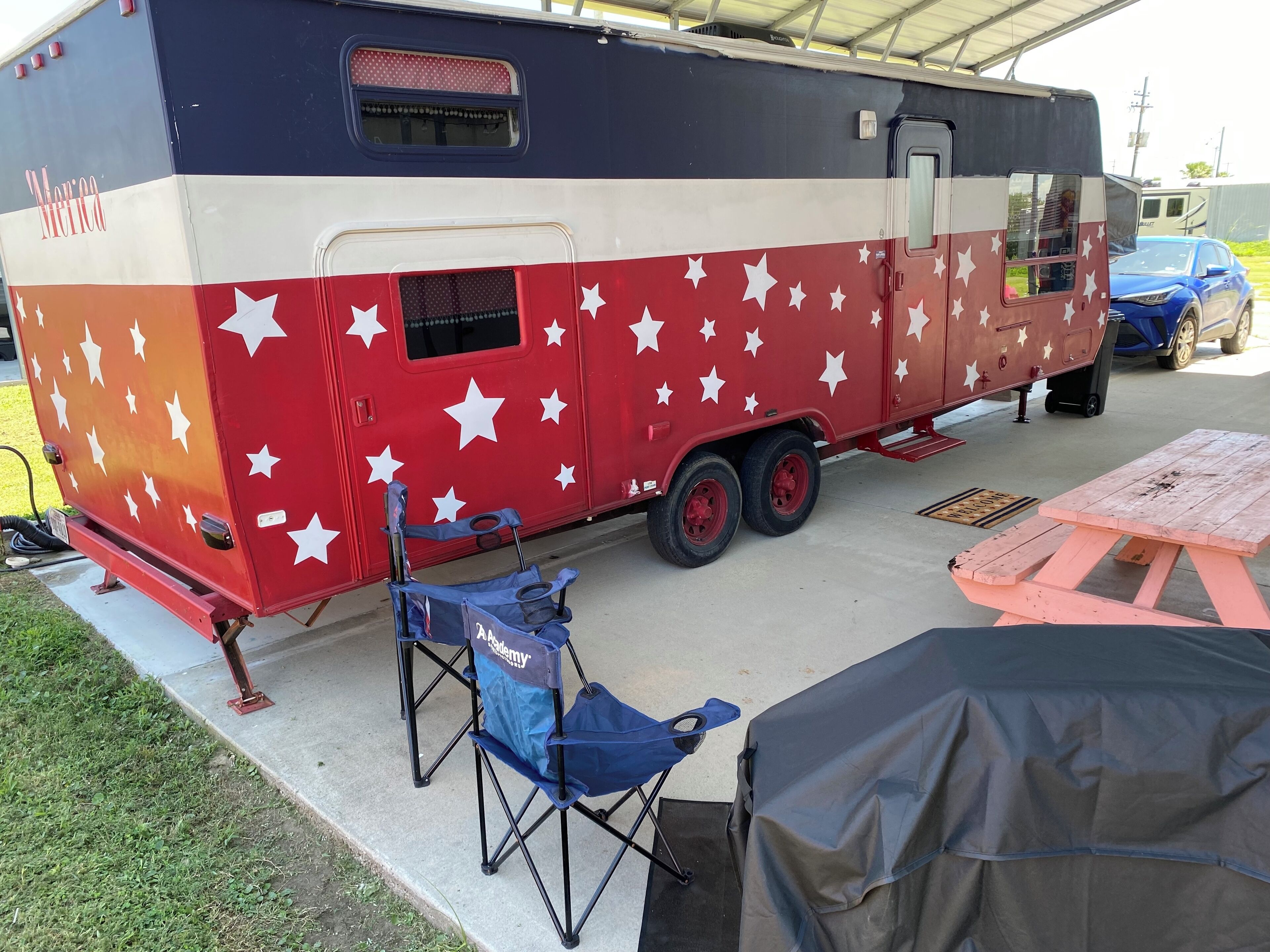 'Merica: Fun-Themed Camper for 8 Near Crystal Beach!
