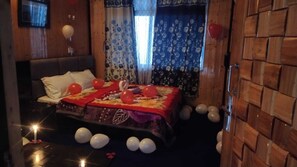 2 Schlafzimmer, Zimmersafe, Internetzugang, BettwÀsche