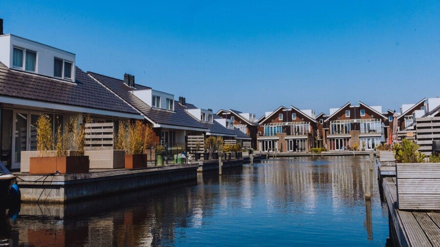 Houseboat at Marina With Lake Views