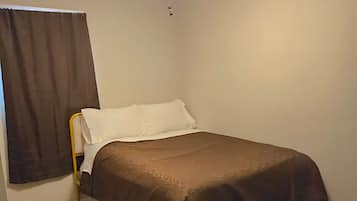 2 habitaciones, tabla de planchar con plancha, wifi y ropa de cama