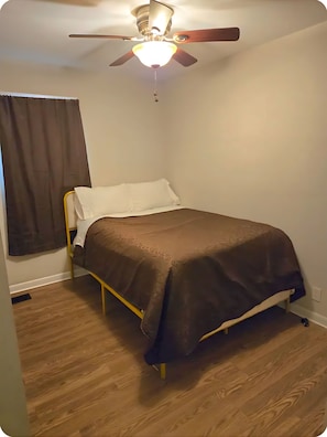2 chambres, fer et planche Ă repasser, Wi-Fi, draps fournis