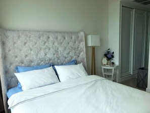 Deluxe Condo, Non Smoking, Sea View - Beachfront Bang Saray By RoomQuest Hotel (Sattahip)