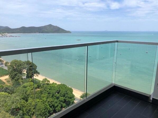 Deluxe Condo, Non Smoking, Sea View | Beach/ocean view - Beachfront Bang Saray By RoomQuest Hotel (Sattahip)