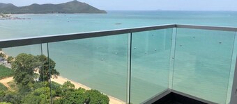 Beachfront Bang Saray By RoomQuest Hotel