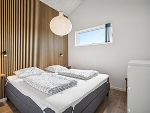 5 bedrooms, WiFi