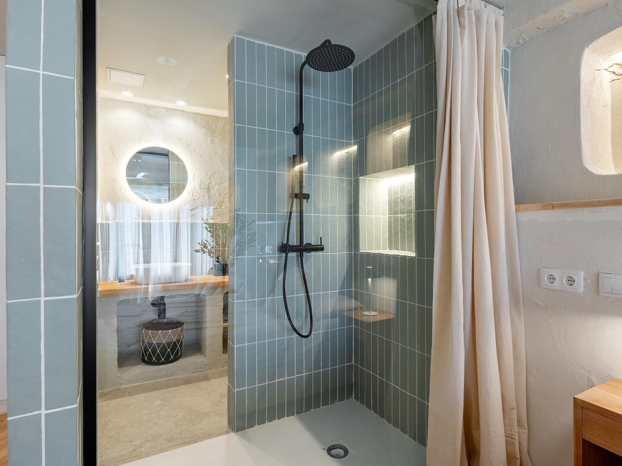 Hair dryer, towels