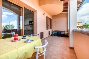 屋外ダイニングエリア