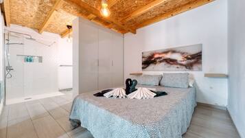 Silitysrauta/-lauta, ilmainen Wi-Fi, vuodevaatteet