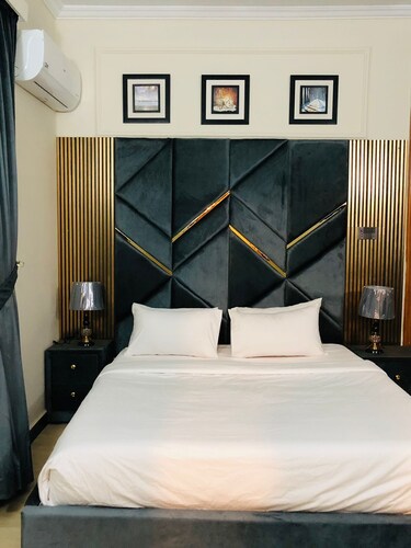 Royal Executive Guest House