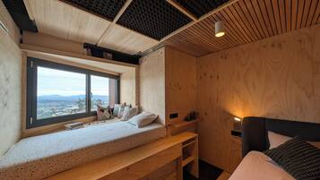 2 slaapkamers, een strijkplank/strijkijzer, reisbedje, gratis wifi