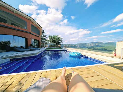 AranEtxea. An apartment with spectacular views.