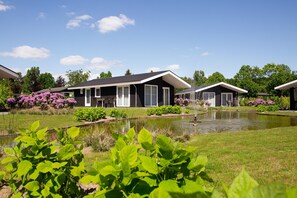 Chalet | Exterior - Chalet in Netherlands by Scenic Pond (Veldhoven)