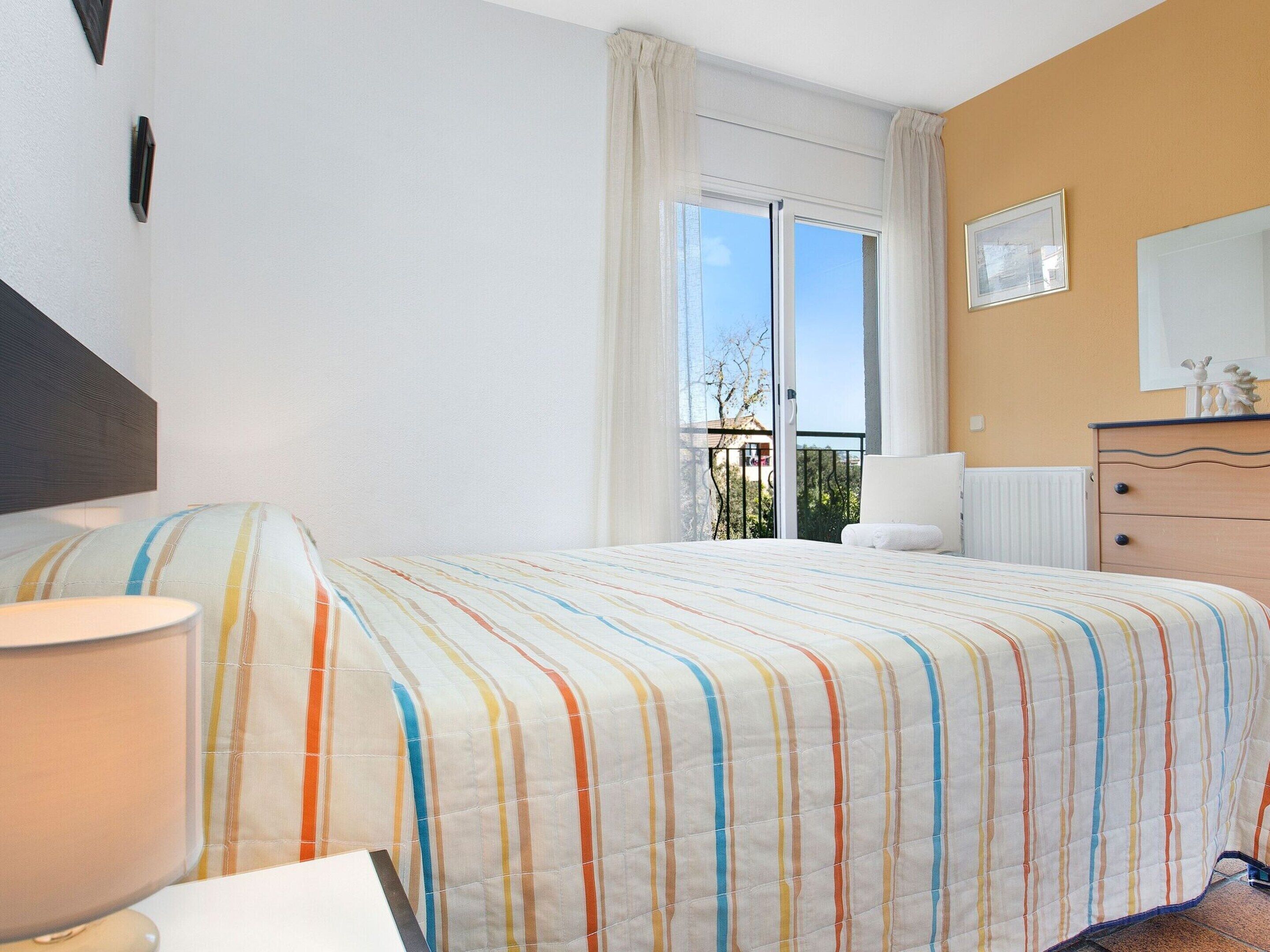 House | 4 bedrooms, individually furnished