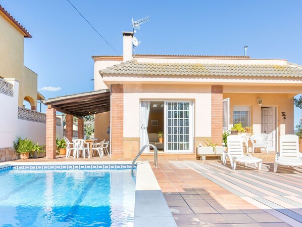 Pool - Belvilla by OYO Villa del Pi (Blanes)