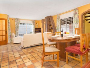 Dining - Belvilla by OYO Villa del Pi (Blanes)