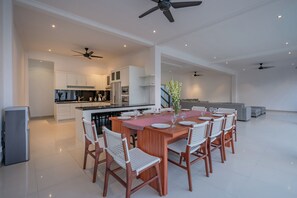 Dining - SEMINYAK, 10 BDR, BEACHSIDE, GREAT INCLUSIONS (Badung)